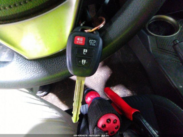 2T3WFREV8FW230746 Toyota Rav4 Xle