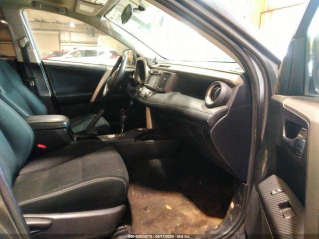 2T3WFREV8FW230746 Toyota Rav4 Xle