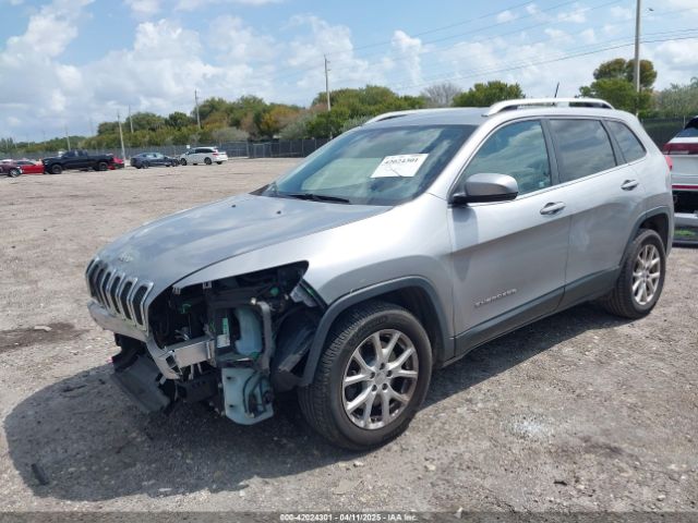 1C4PJLCB9HW660797 Jeep Cherokee Latitude Fwd