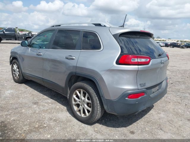 1C4PJLCB9HW660797 Jeep Cherokee Latitude Fwd