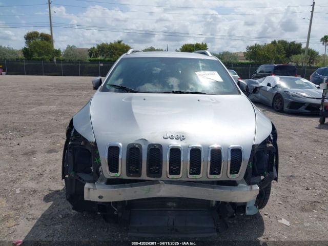 1C4PJLCB9HW660797 Jeep Cherokee Latitude Fwd