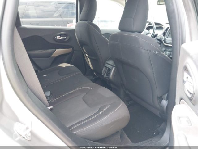 1C4PJLCB9HW660797 Jeep Cherokee Latitude Fwd