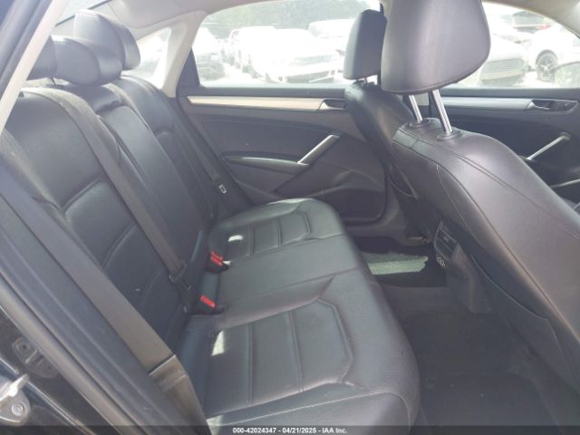 1VWLA7A36KC013779 Volkswagen Passat 2.0t Wolfsburg Edition