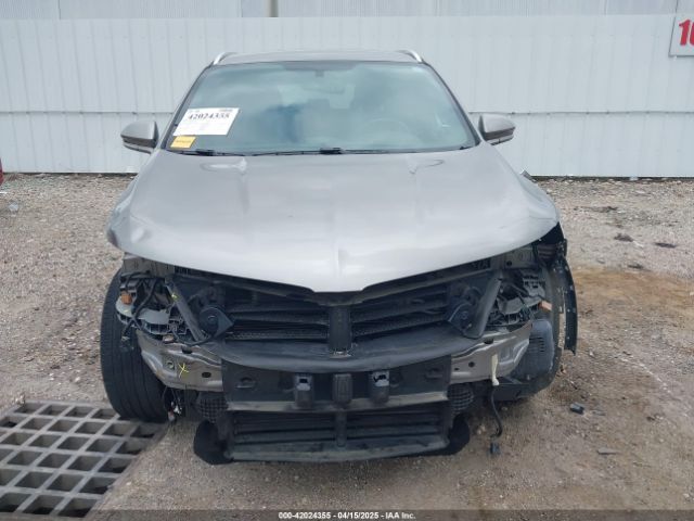 5LMCJ2C92HUL34916 Lincoln MKC SELECT