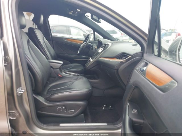 5LMCJ2C92HUL34916 Lincoln MKC SELECT