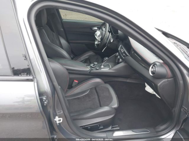 ZARFAEAV9H7537439 Alfa Romeo Giulia Quadrifoglio Rwd