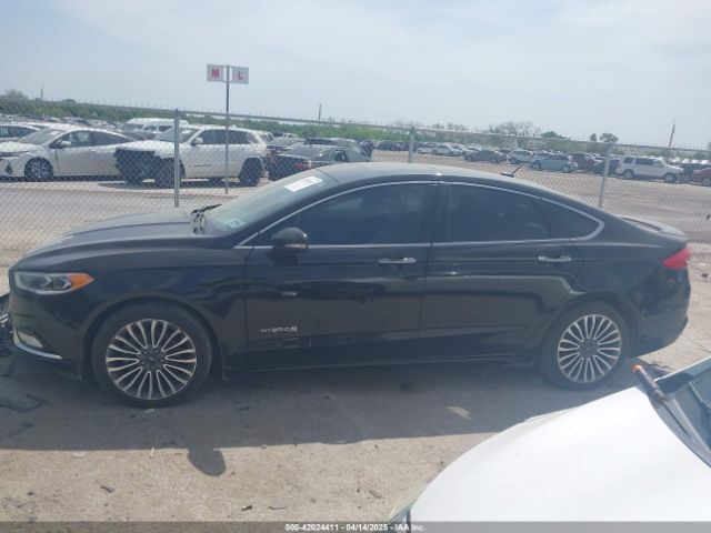 3FA6P0RU0HR260945 Ford Fusion Hybrid Titanium