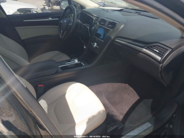 3FA6P0RU0HR260945 Ford Fusion Hybrid Titanium