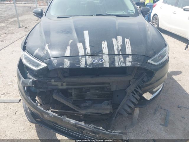3FA6P0RU0HR260945 Ford Fusion Hybrid Titanium