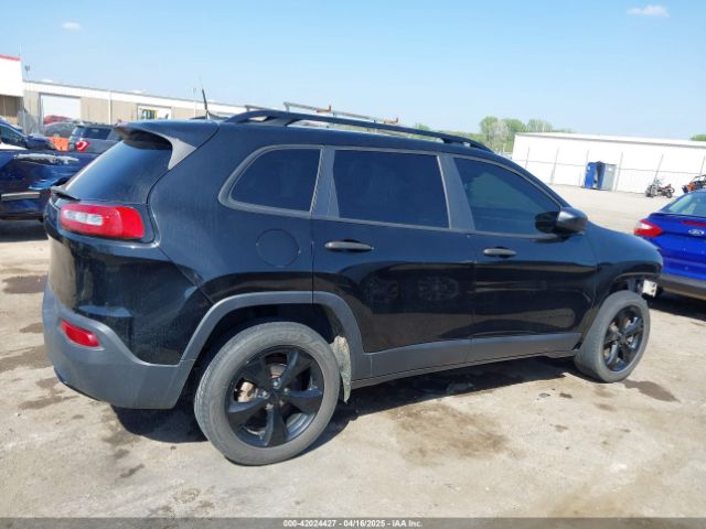 1C4PJLAB7HW617014 Jeep Cherokee Altitude Fwd