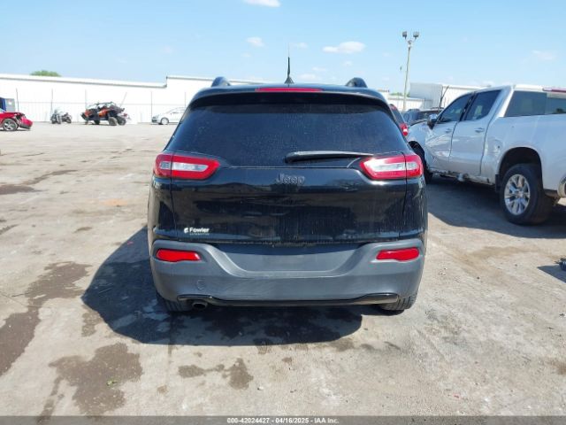 1C4PJLAB7HW617014 Jeep Cherokee Altitude Fwd