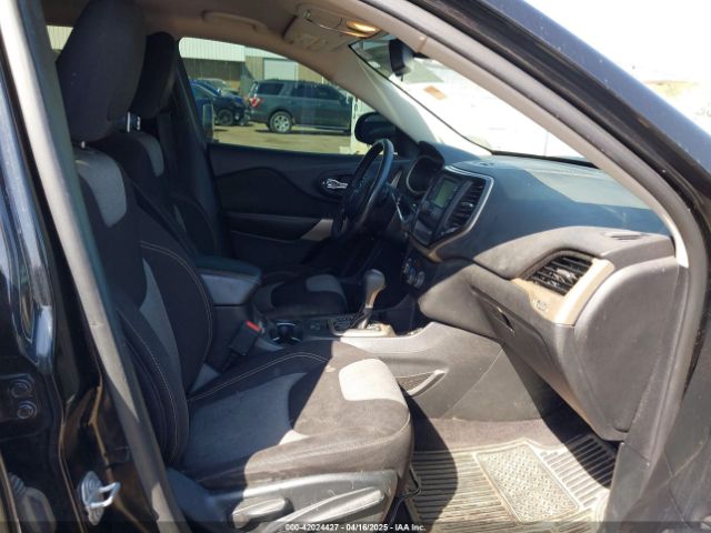 1C4PJLAB7HW617014 Jeep Cherokee Altitude Fwd