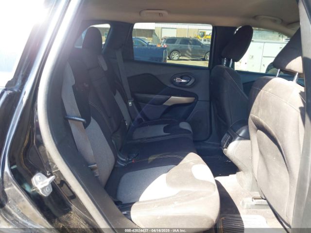 1C4PJLAB7HW617014 Jeep Cherokee Altitude Fwd