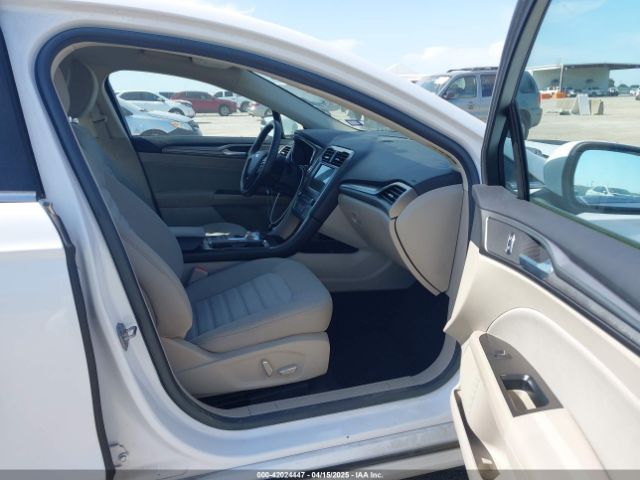 3FA6P0H7XHR212400 Ford FUSION SE