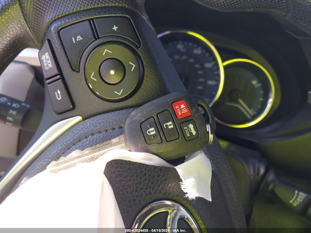 2T1BURHE3FC392777 Toyota COROLLA LE