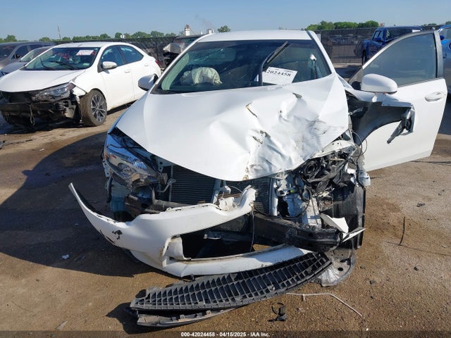 2T1BURHE3FC392777 Toyota COROLLA LE