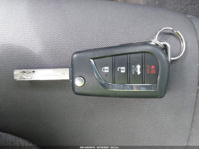 4T1C11BK3NU052359 Toyota Camry Le Awd