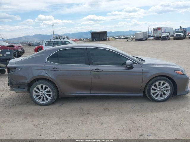 4T1C11BK3NU052359 Toyota Camry Le Awd