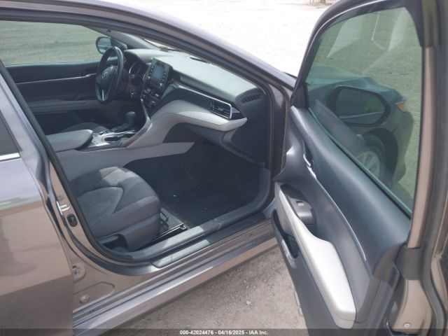 4T1C11BK3NU052359 Toyota Camry Le Awd