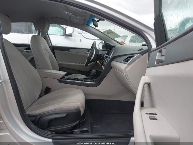 5NPE24AF8JH682138 Hyundai SONATA SE