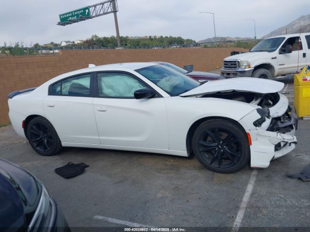 2C3CDXHG4JH187580 Dodge Charger Sxt Plus Rwd