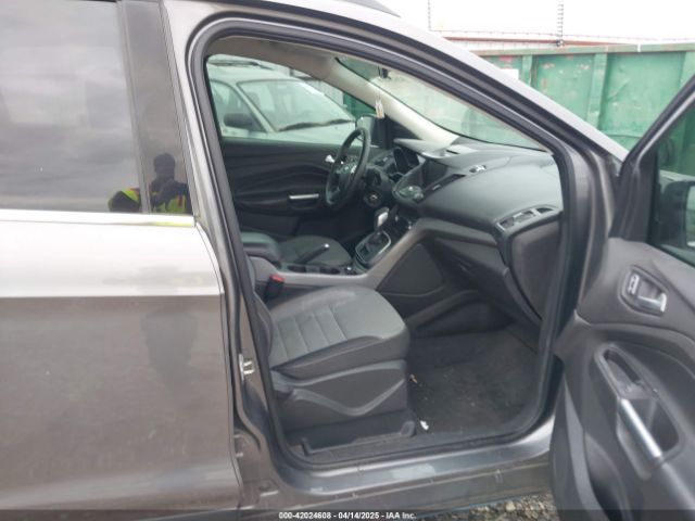 1FMCU0GX3EUA35213 Ford ESCAPE SE