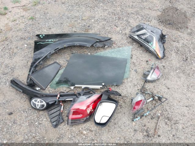 2T3ZFREV1HW390953 Toyota RAV4 LE
