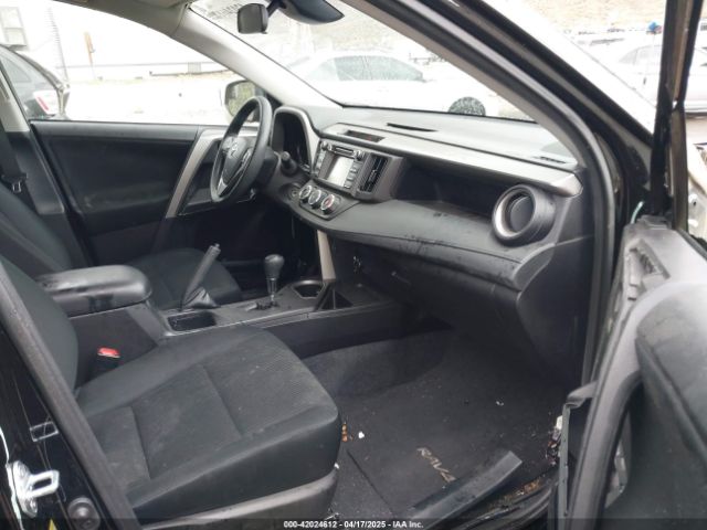 2T3ZFREV1HW390953 Toyota RAV4 LE