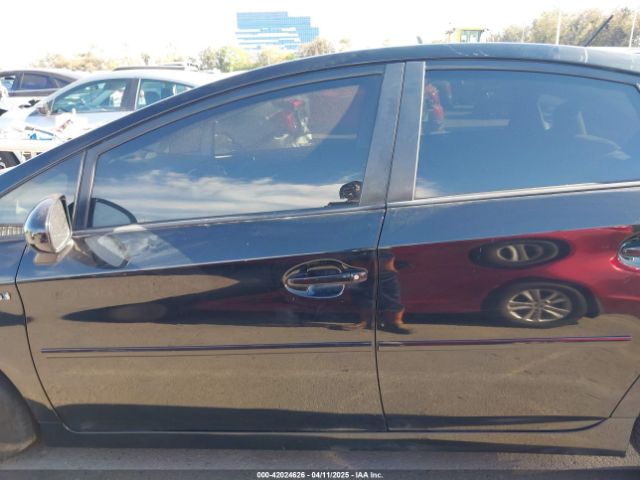 JTDKN3DU9F0399203 Toyota Prius Two