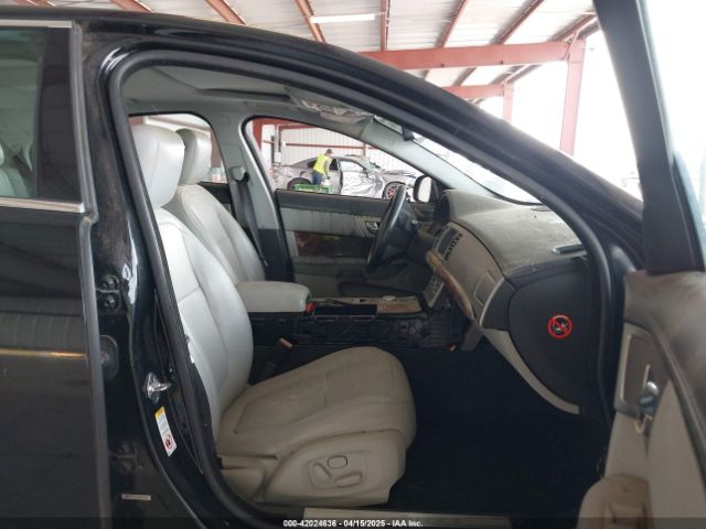 2011 JAGUAR XF SAJWA0GB8BLR82569 Photo 4