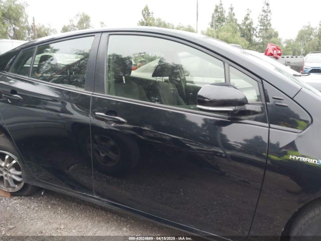 JTDKBRFU3H3577133 Toyota Prius Two