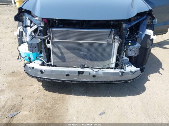 JTDACAAJ6S3016620 Toyota Crown Signia Xle