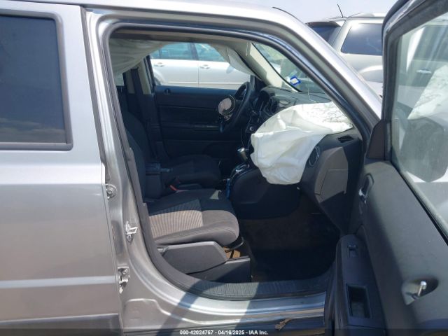 1C4NJPBBXGD739289 Jeep Patriot Sport