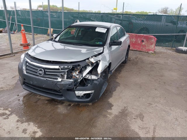 Nissan Altima 2.5 S 2014 1N4AL3AP1EC132267 Image 2