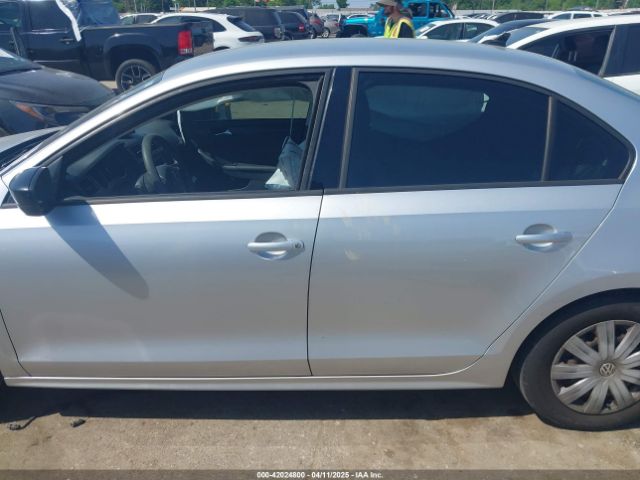 3VW267AJ9GM320493 Volkswagen Jetta 1.4t S