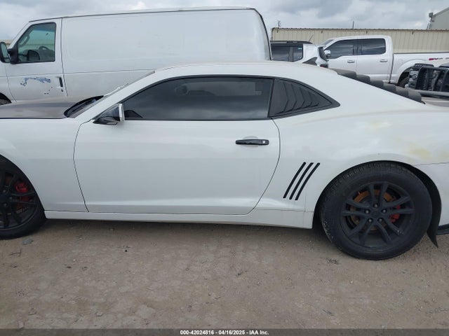 Продажа на аукционе авто 2014 Chevrolet Camaro 2ls, vin: 2G1FA1E39E9165437, номер лота: 42024816