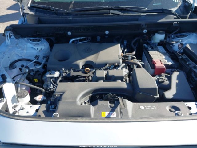 2T3G1RFV4RW467031 Toyota RAV4 LE