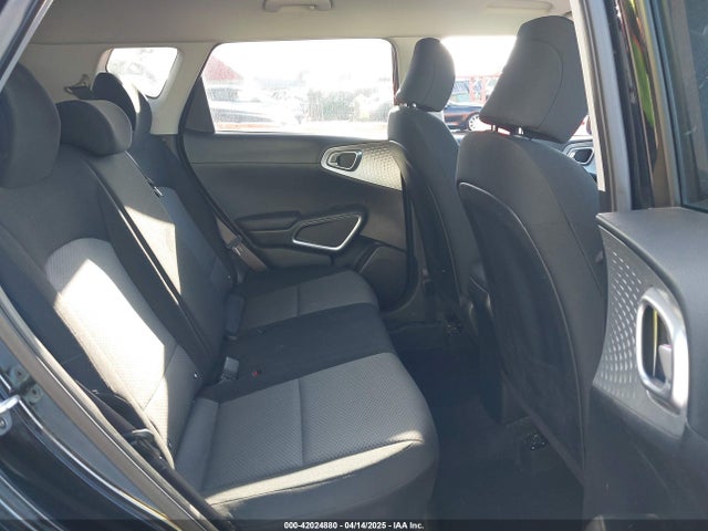 KNDJ23AU8L7061786 KIA SOUL LX