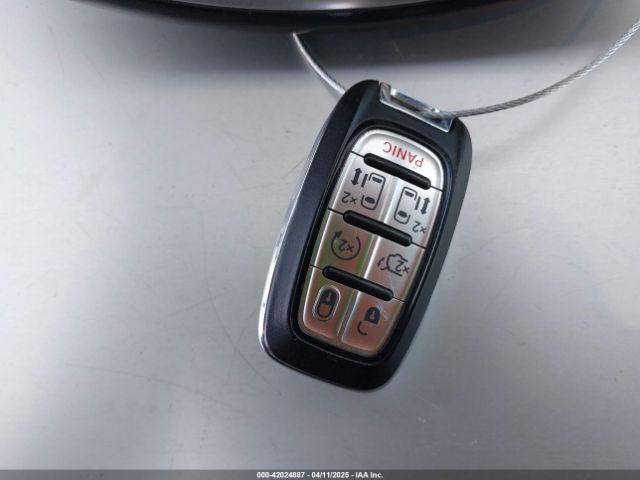 2C4RC1GG6HR659936 Chrysler Pacifica Limited