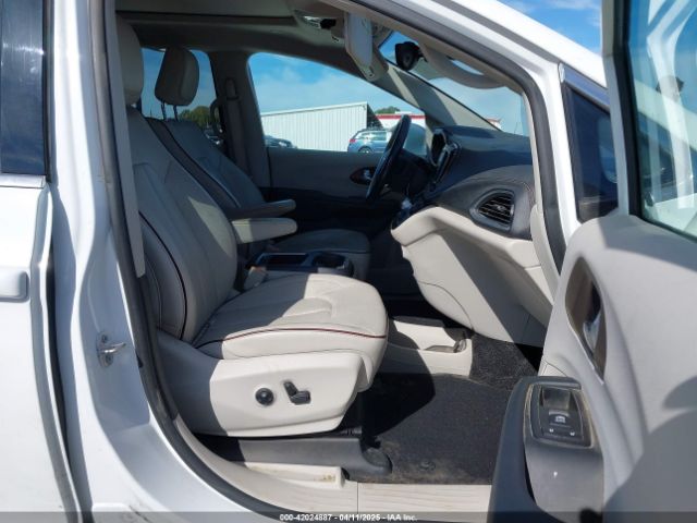 2C4RC1GG6HR659936 Chrysler Pacifica Limited