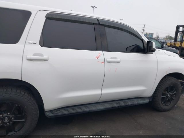 5TDBY5G13JS159896 Toyota Sequoia Sr5