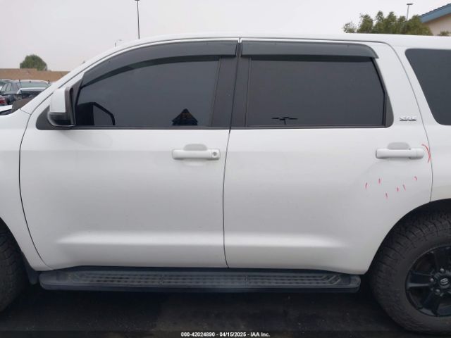 5TDBY5G13JS159896 Toyota Sequoia Sr5