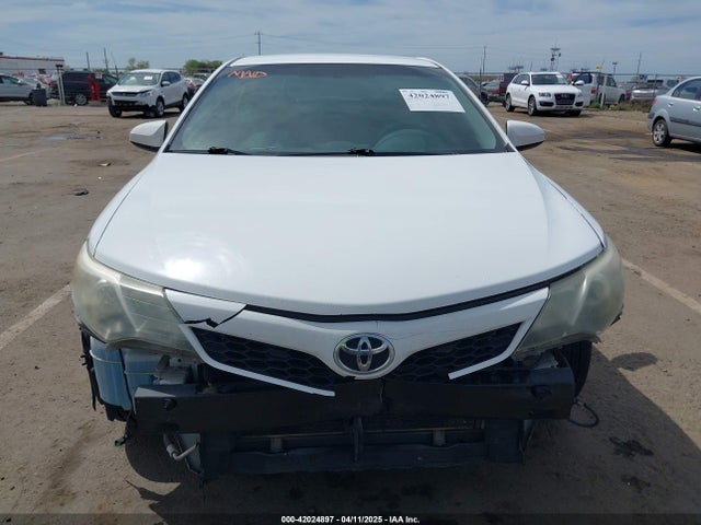 4T1BF1FK3EU327588 Toyota CAMRY SE