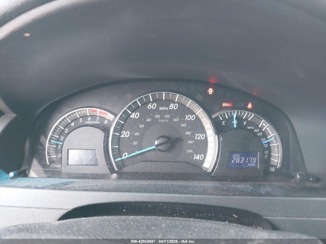 4T1BF1FK3EU327588 Toyota CAMRY SE