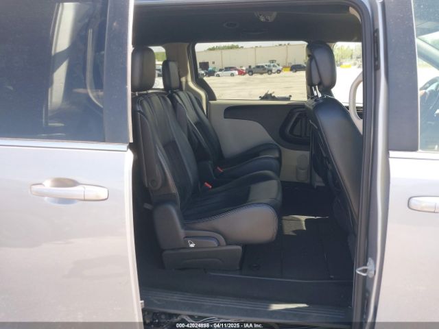 2C4RDGCG9JR239809 Dodge Grand Caravan Sxt