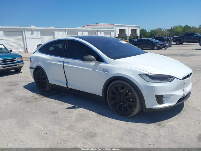 2016 TESLA MODEL X 5YJXCBE41GF016264 Photo 0