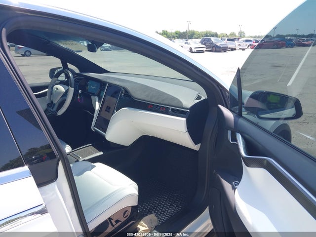 2016 TESLA MODEL X 5YJXCBE41GF016264 Photo 4