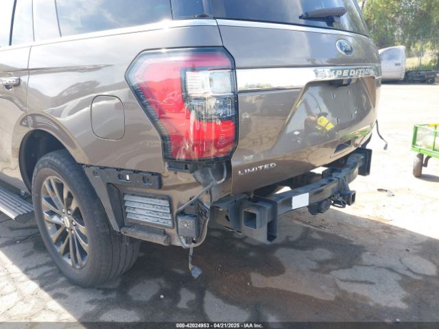 1FMJU2AT7KEA58041 Ford Expedition Limited