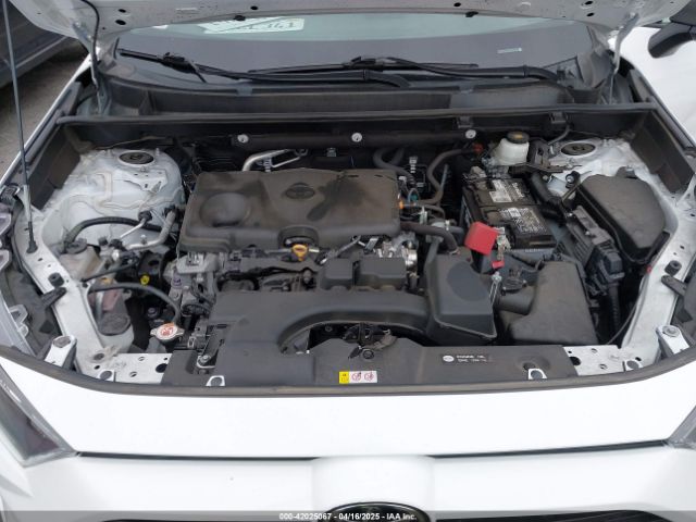 2T3F1RFV0NW267396 Toyota RAV4 LE