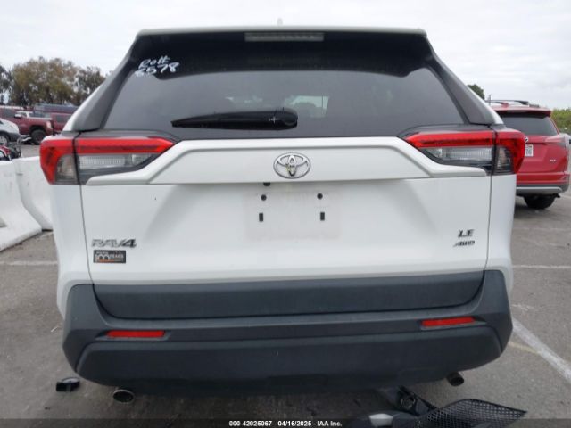 2T3F1RFV0NW267396 Toyota RAV4 LE